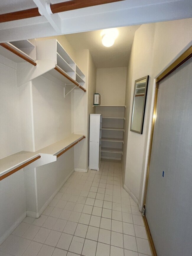 Building Photo - Beautiful 3 bedroom home with pool located in Castle Gate Community