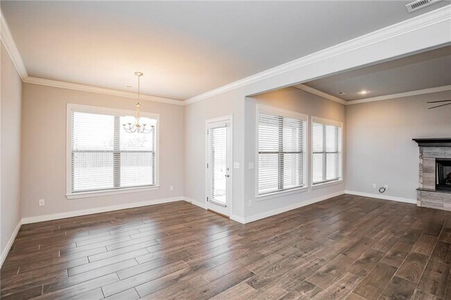 Building Photo - 1104 Taylor Ln