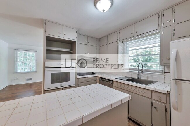 Building Photo - 1728 Springer St NW