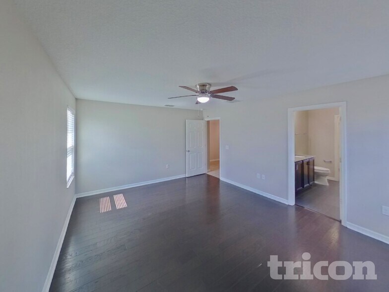 Building Photo - 10710 Southern Forest Dr