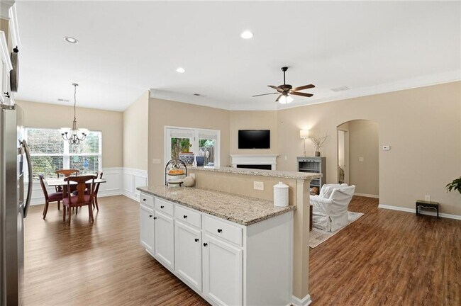 Building Photo - 318 Argyle Ct