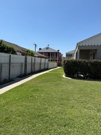 Building Photo - House for rent
