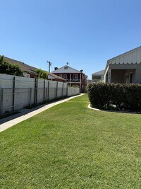 Building Photo - House for rent