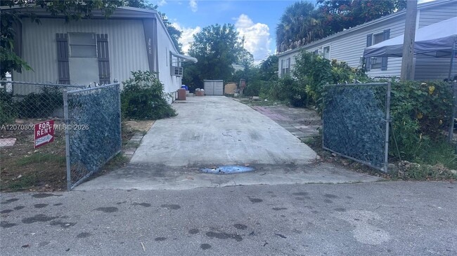 Building Photo - 11942 Anchorage Way