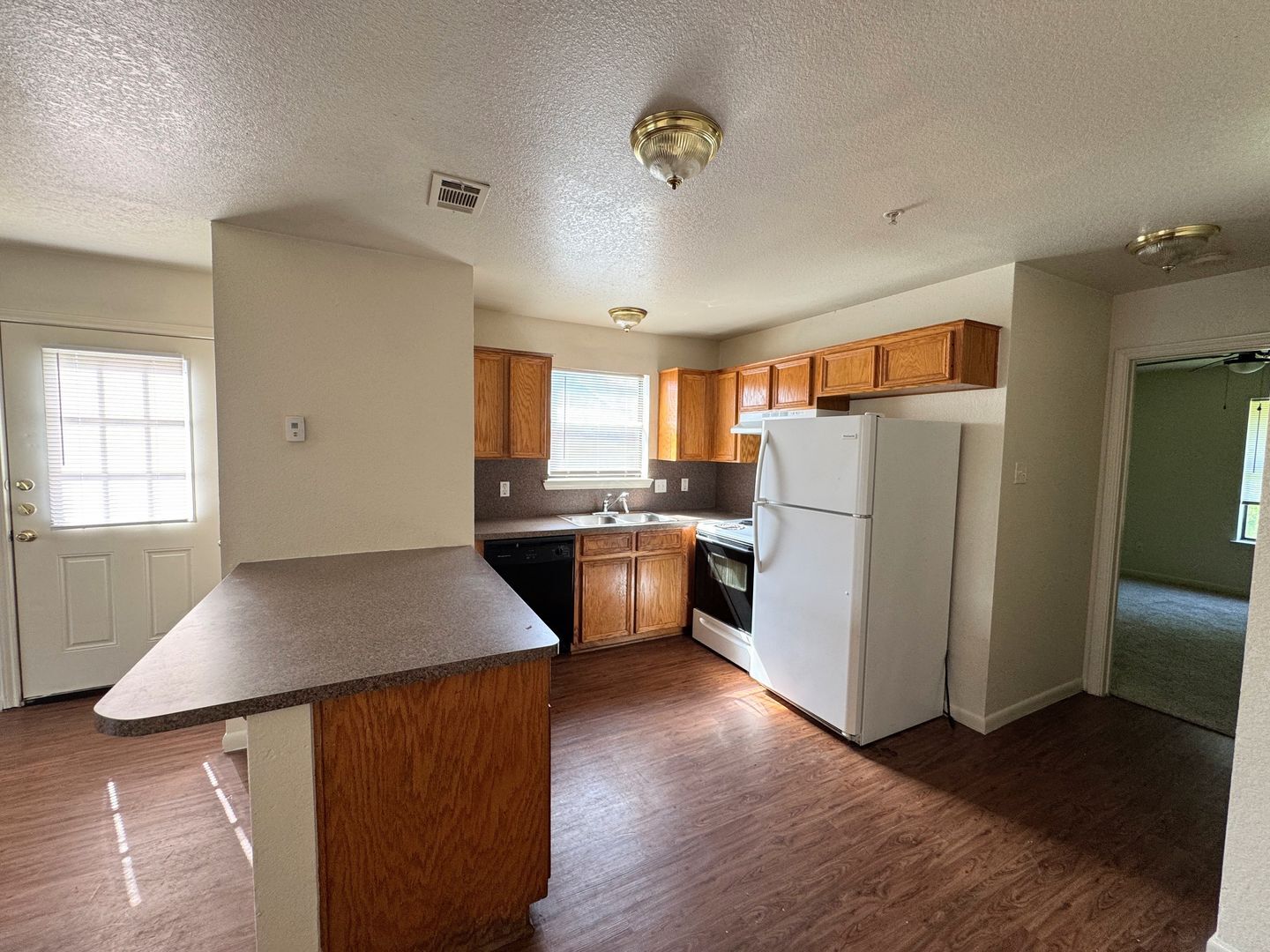 Building Photo - 1100 Lansberry Ct