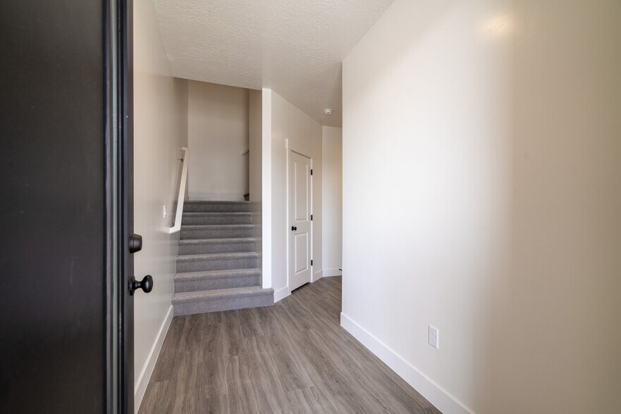 Building Photo - 5680 S Duel Ln
