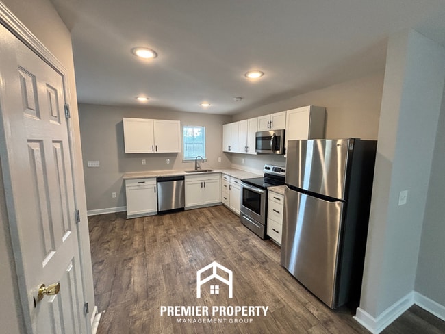 Building Photo - Family-Friendly 3BR Odenville Home with Stainless Steel Appliances & Spacious Backyard