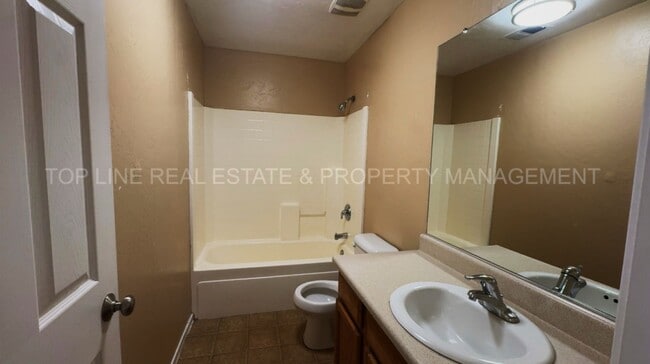 Building Photo - Beautiful home for rent in NW Visalia