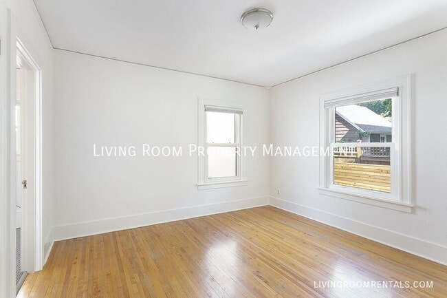 Building Photo - 3639 NE 25th Ave