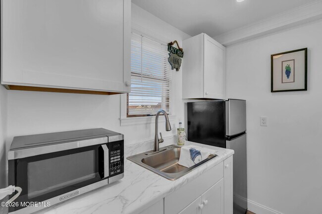 Building Photo - 55 Beach Front