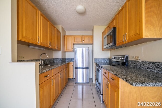 Building Photo - SALT LAKE 2 Bed 2 Bath 1 Parking