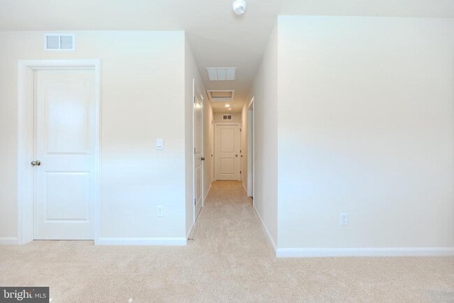 Building Photo - 110 Charing Cross Dr