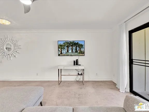 Building Photo - 1655 E Palm Canyon Dr