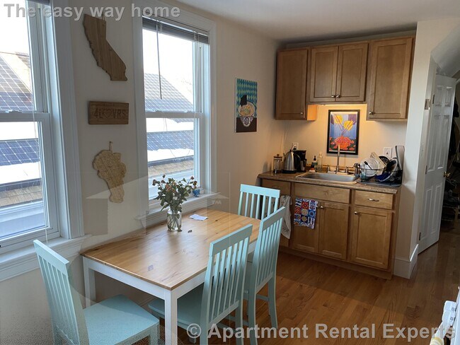 Building Photo - 15 Sargent Ave