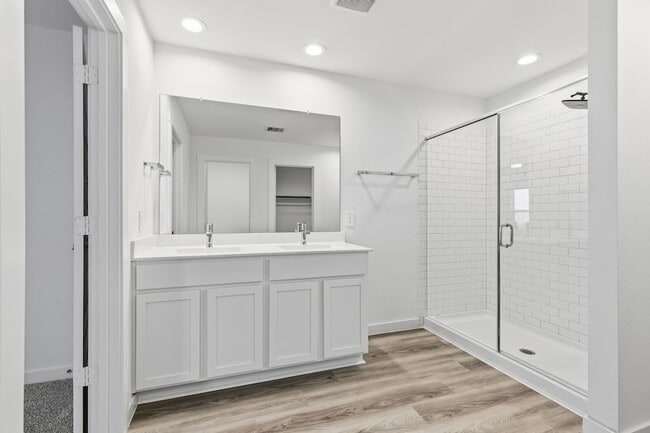 Building Photo - 31514 Avebury Lake Ln