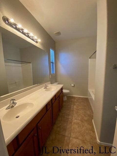 Building Photo - 4081 E Torrey Pines Ln