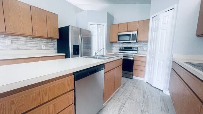 Building Photo - 729 Del Rio Way