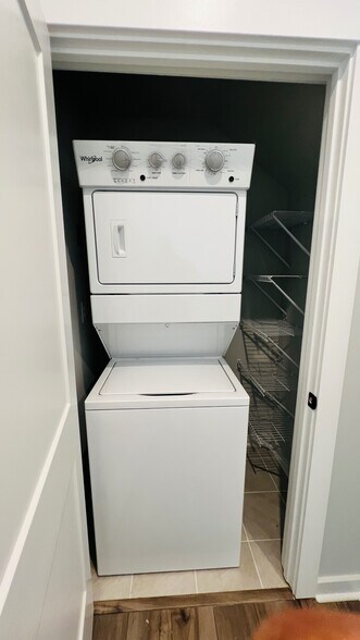 Building Photo - Room in Townhome on Munsing Dr