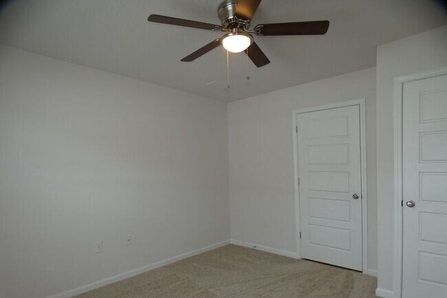 Building Photo - 5970 Smarty Jones Wy