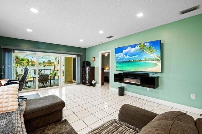 Building Photo - 6225 NW 190th Terrace