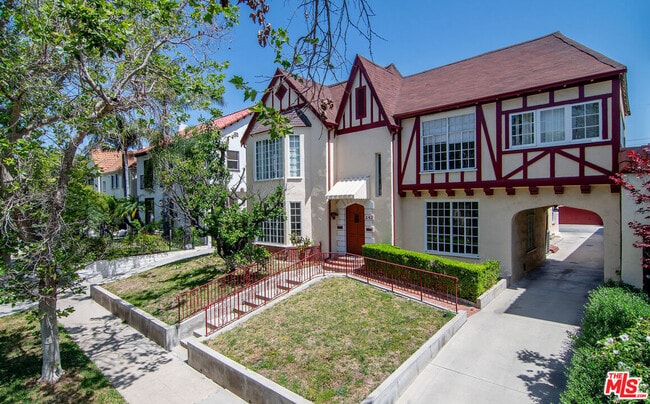 Building Photo - 342 N Orange Dr