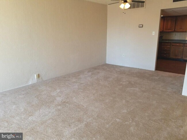 Building Photo - 1411 Forest Ln