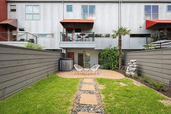 Building Photo - 4213 Dickason Ave