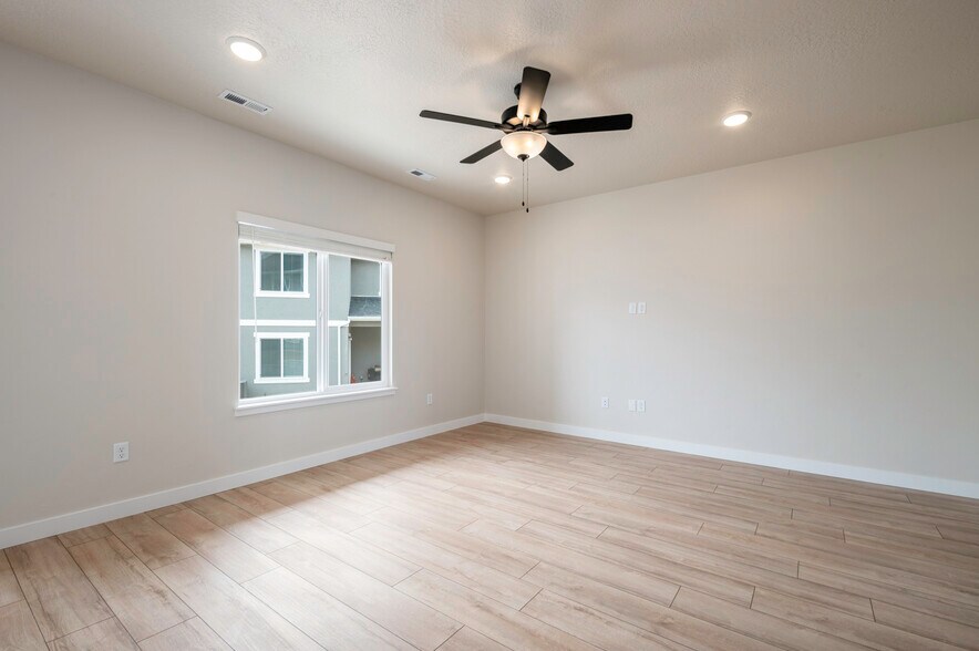 Building Photo - 12903 S Parade Trail Ct