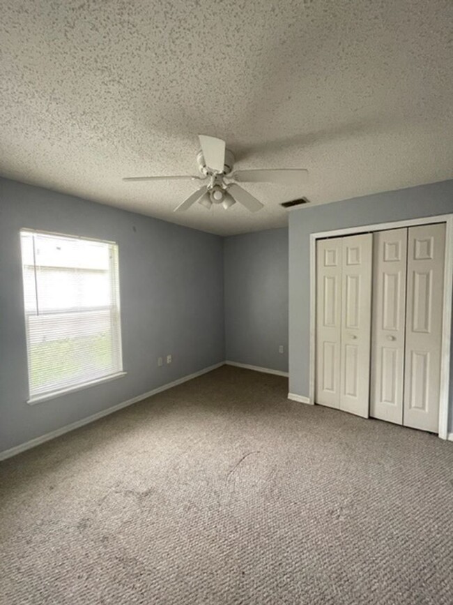 Building Photo - 3/2 in Poinciana for Rent