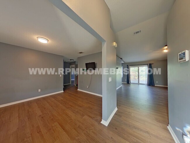 Building Photo - Move-In Ready 4-Bedroom Home Near Duke Field & Eglin AFB – Pet Friendly