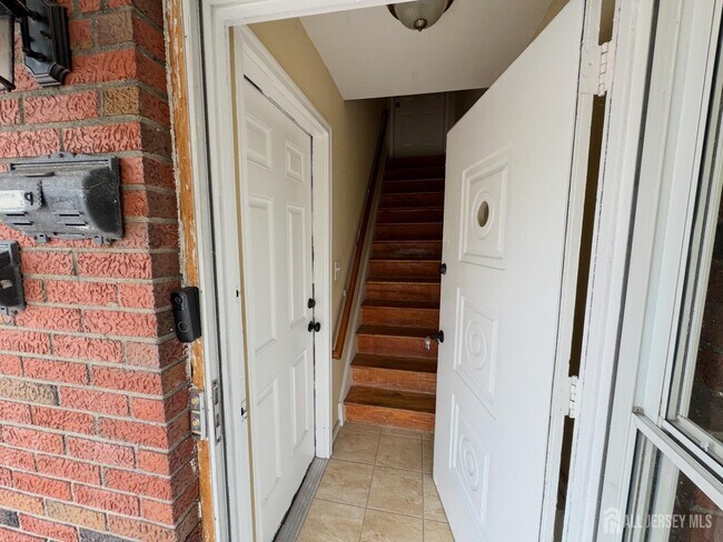 Building Photo - 304 Woodcliff Ave
