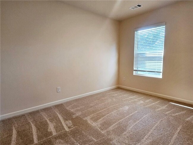 Building Photo - 306 Walnut Grv Wy