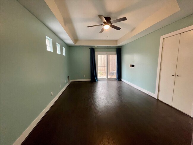 Building Photo - 5901 Fairdale Ln
