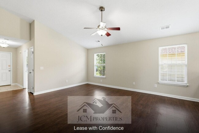 Building Photo - 2001 Polk Ln