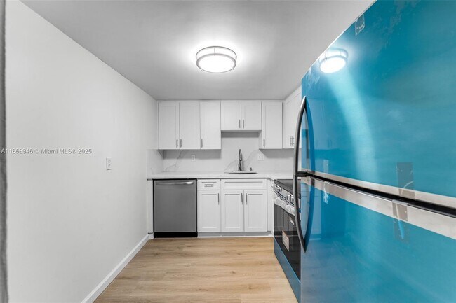 Building Photo - 8307 SW 142nd Ave
