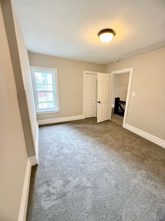 Building Photo - Charming & Spacious Historic 5-Bedroom Home for Rent in Carlisle, PA