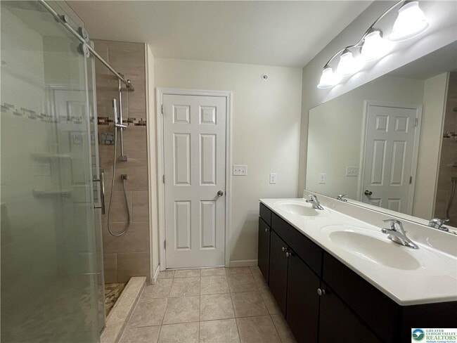 Building Photo - 637 Mulberry Dr