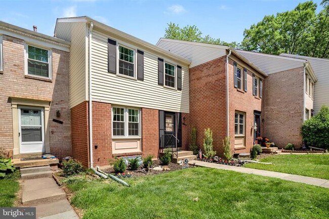 Building Photo - 4905 Van Walbeek Plz