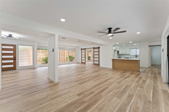 Building Photo - 5722 W Bellfort Ave