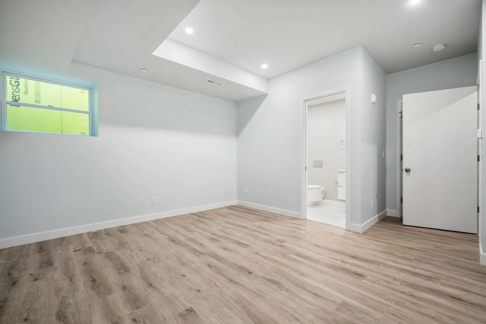 Building Photo - 147 Grampian Way