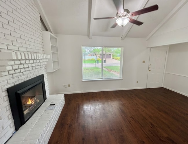 Building Photo - AVAILABLE NOW; APPLY AT OUR WEBSITE TODAY!!