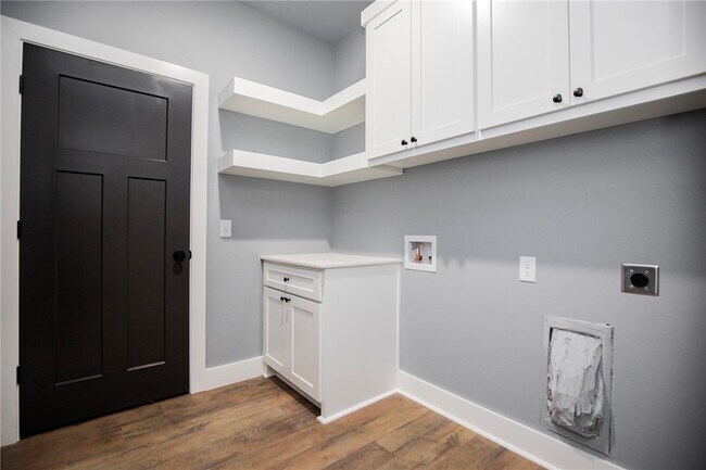 Building Photo - 47 Overton Dr