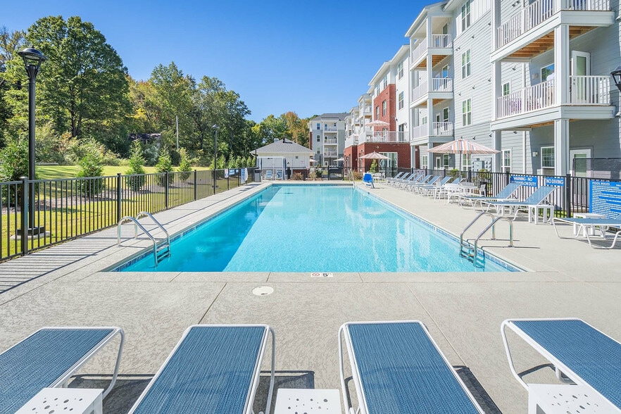 Swimming Pool - Arden at Huntersville | 55+ Active Adult