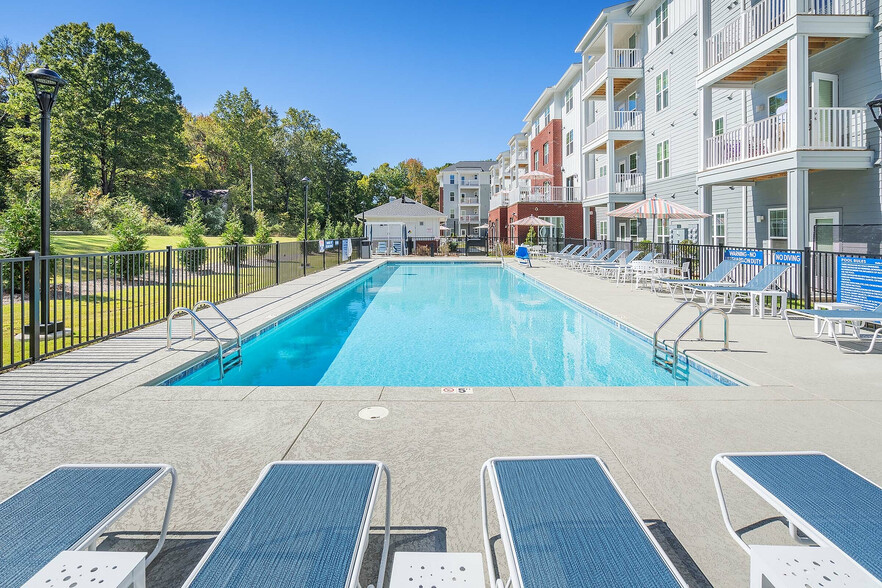 Swimming Pool - Arden at Huntersville