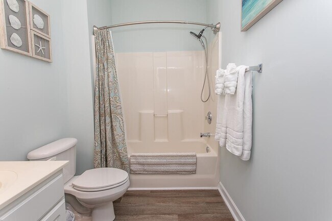 Building Photo - 5801 Oyster Catcher Dr