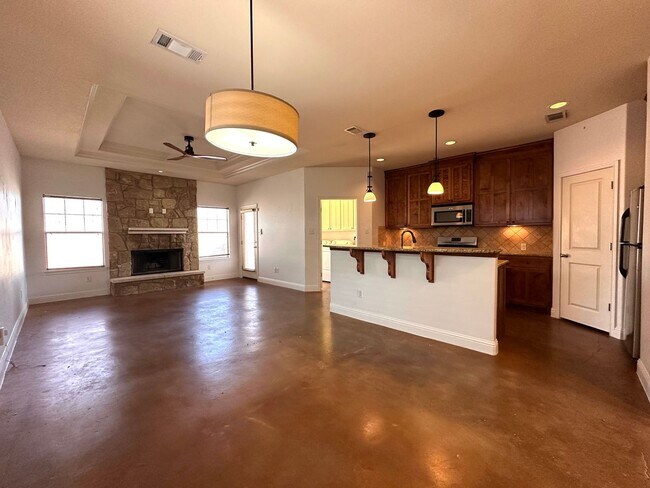 Building Photo - Two Story 3 Bedrooms 2.5 Bathrooms Home for Rent in Prime East of Austin Location, nearby Muller ...