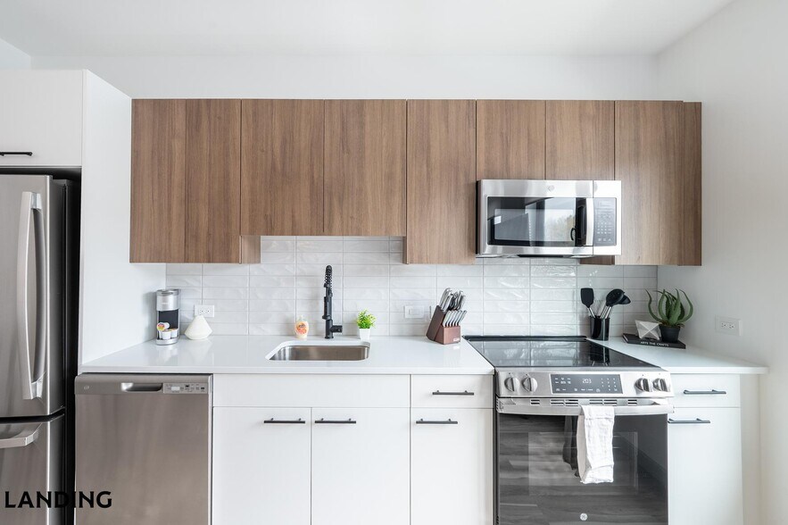 Building Photo - 39 Railroad Ave