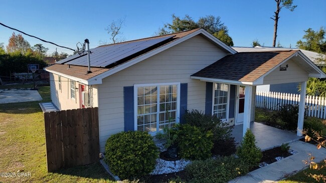 Building Photo - 1813 Arthur Ave