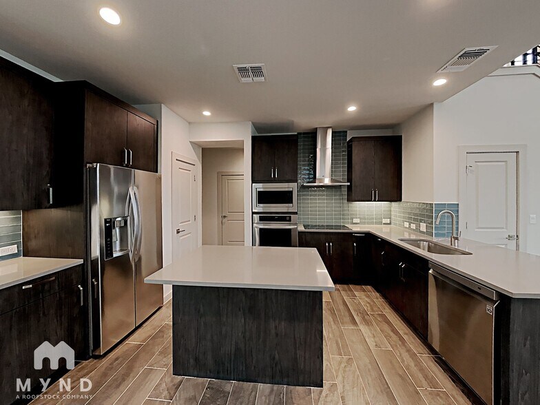 Building Photo - 9717 Evening Canopy Dr