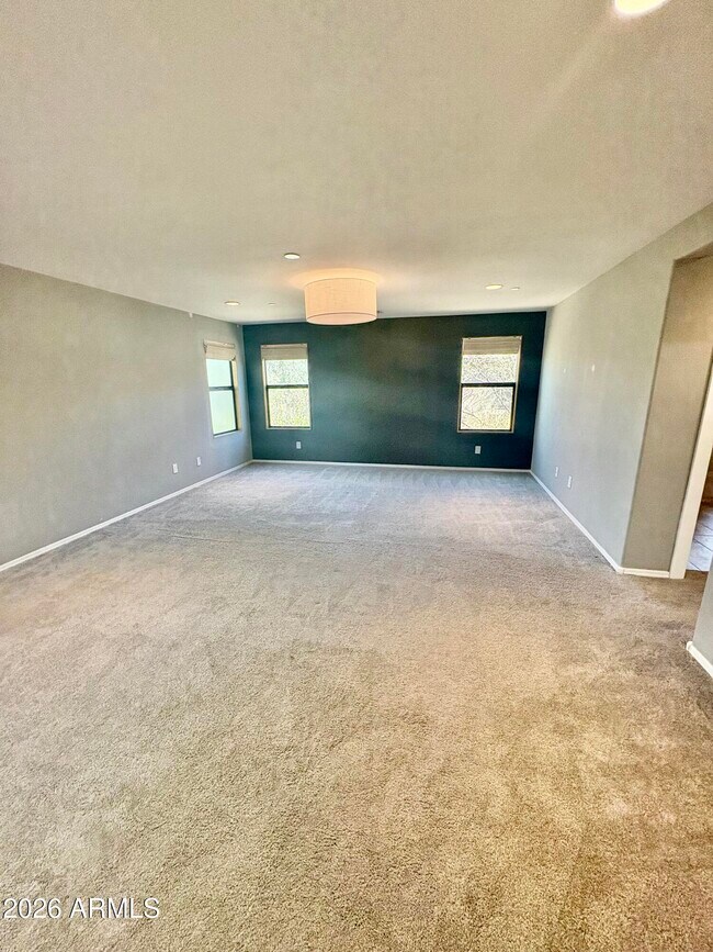 Building Photo - 4740 E Tierra Buena Ln